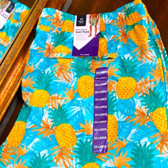 New Men’s resort swim trunk. Size XXL. Tropical plants and pineapples. - Picture 12 of 12